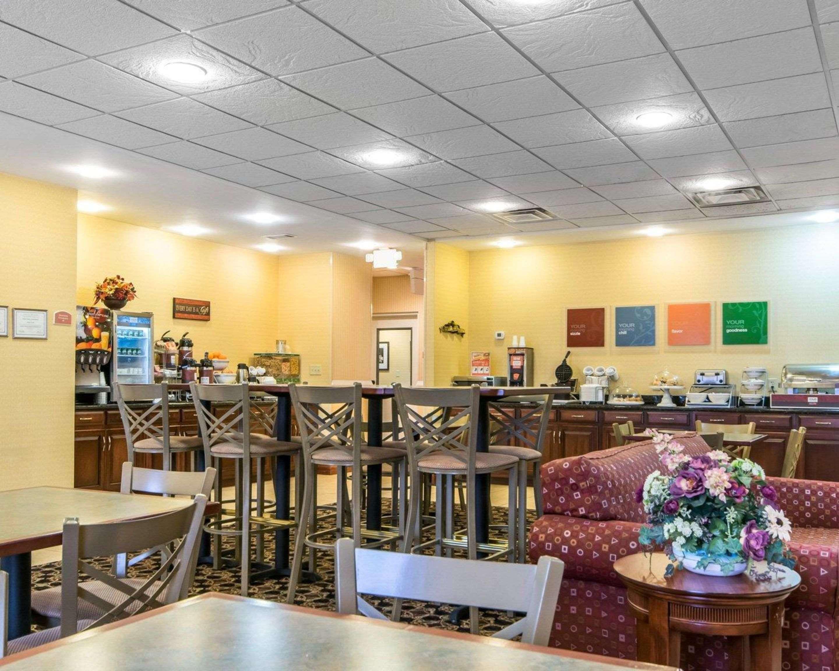Comfort Suites South Point - Huntington Eksteriør bilde