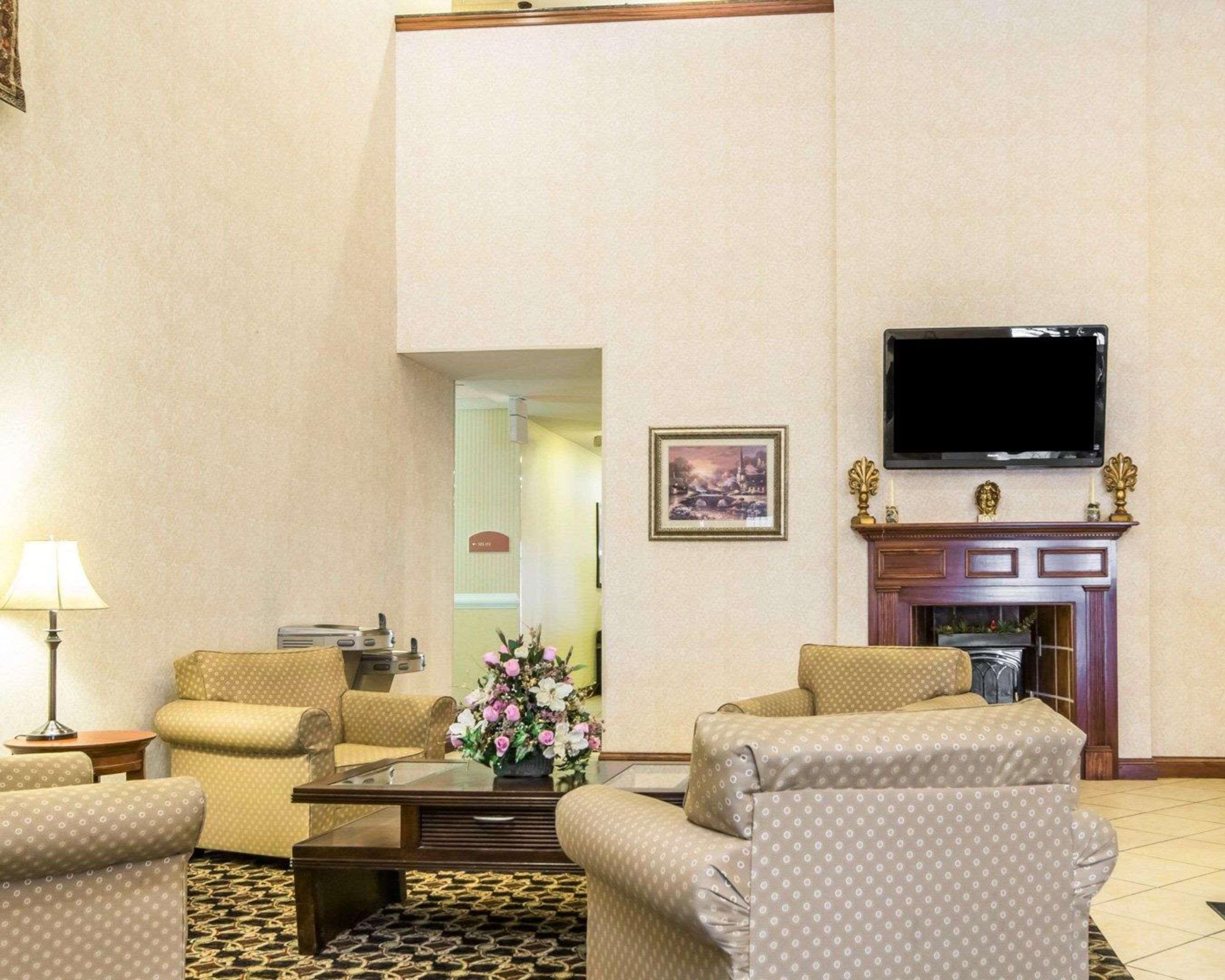 Comfort Suites South Point - Huntington Eksteriør bilde