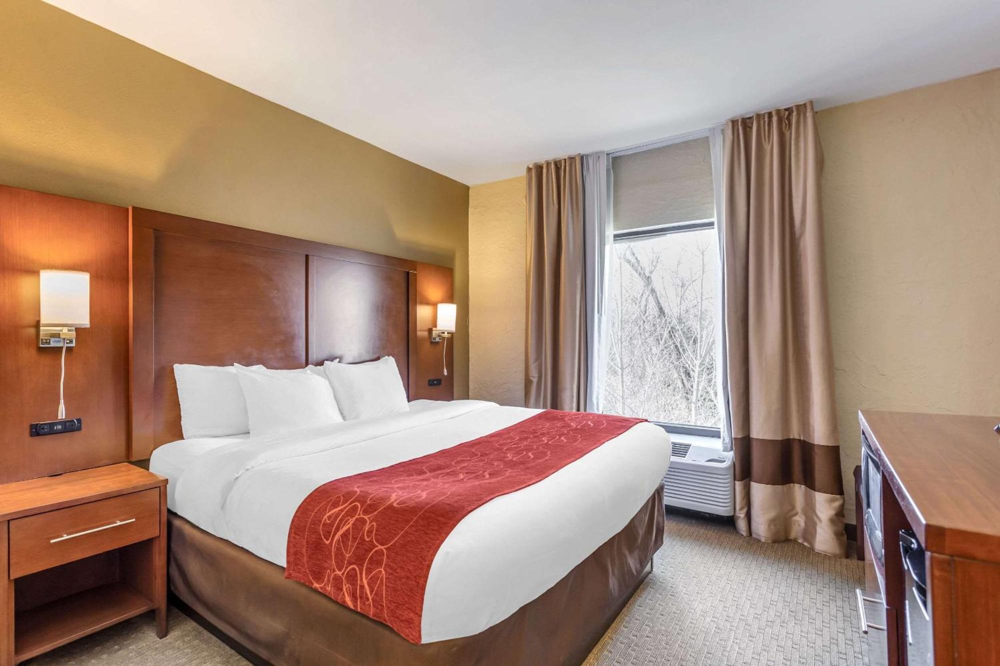 Comfort Suites South Point - Huntington Eksteriør bilde
