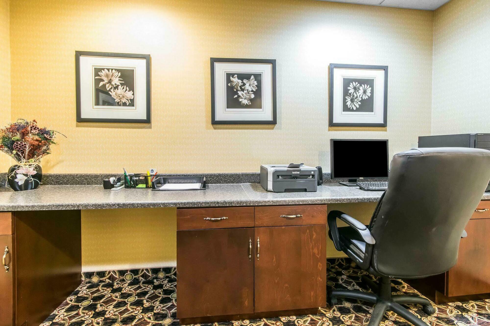 Comfort Suites South Point - Huntington Eksteriør bilde